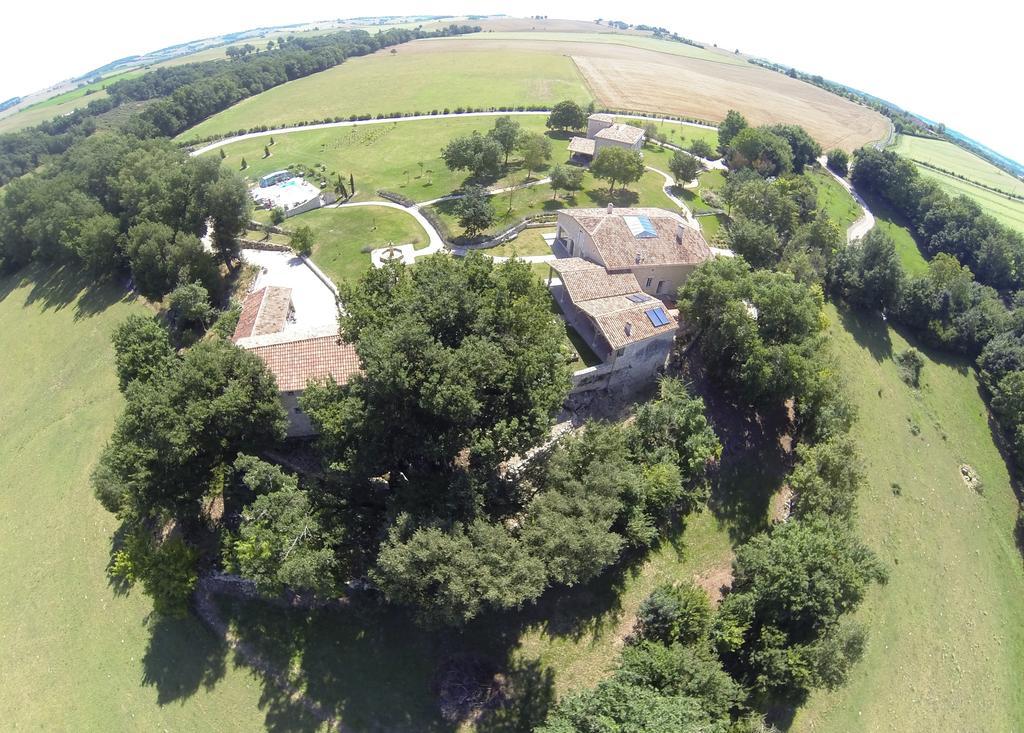 Chambres D'Hotes Domaine De Nazere Avezan Екстер'єр фото