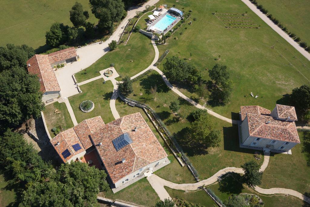 Chambres D'Hotes Domaine De Nazere Avezan Екстер'єр фото