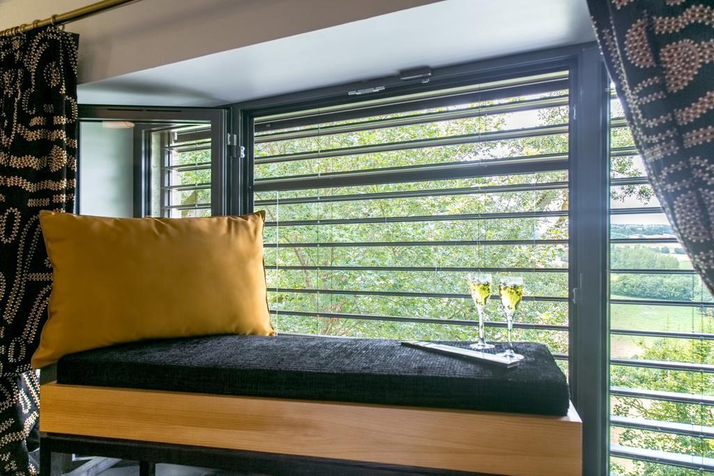Chambres D'Hotes Domaine De Nazere Avezan Екстер'єр фото