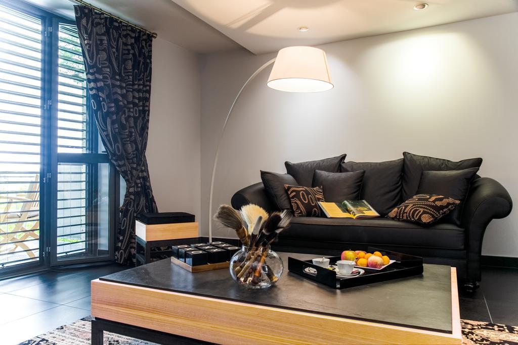 Chambres D'Hotes Domaine De Nazere Avezan Екстер'єр фото