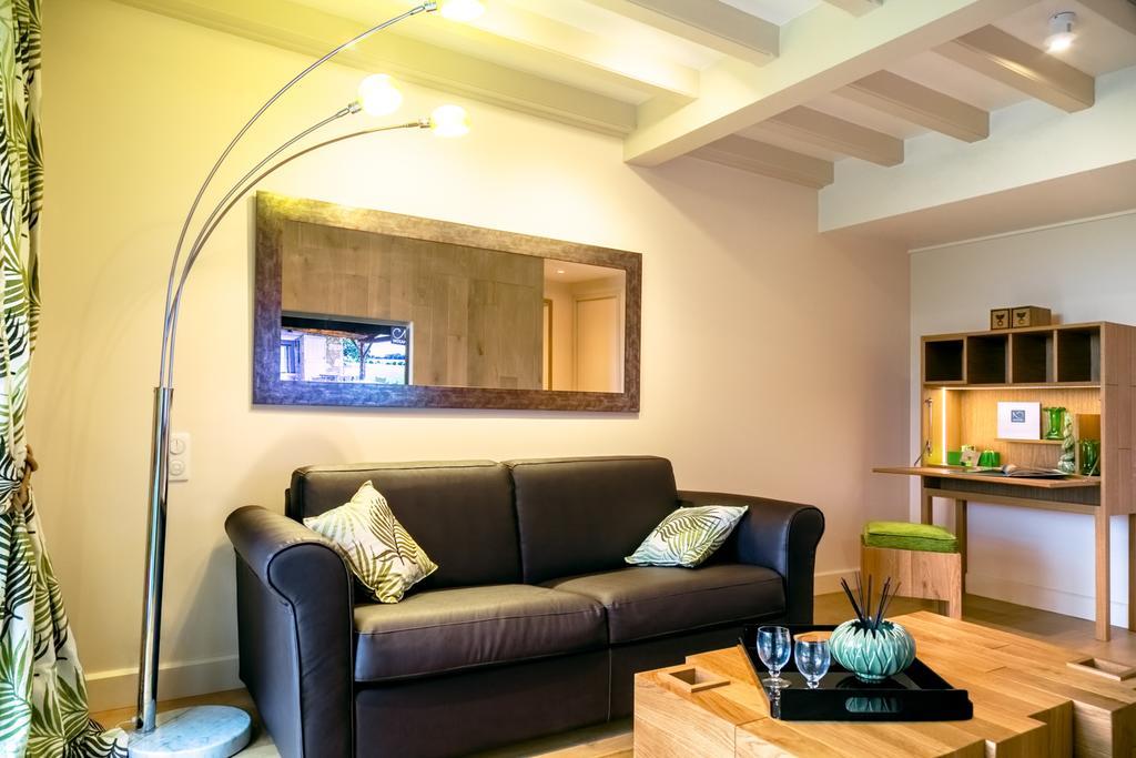 Chambres D'Hotes Domaine De Nazere Avezan Екстер'єр фото
