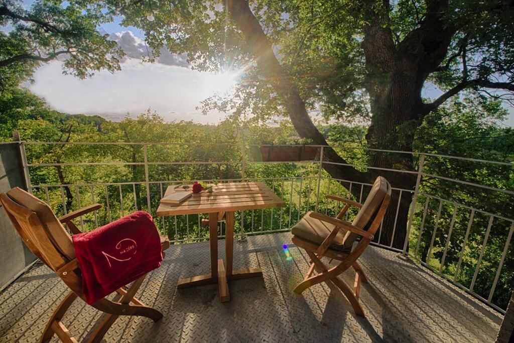 Chambres D'Hotes Domaine De Nazere Avezan Екстер'єр фото